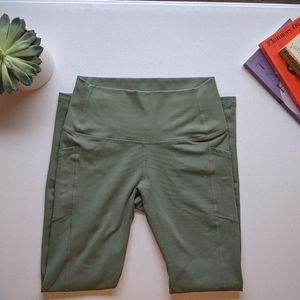 Buffbunny leggings with pockets size small